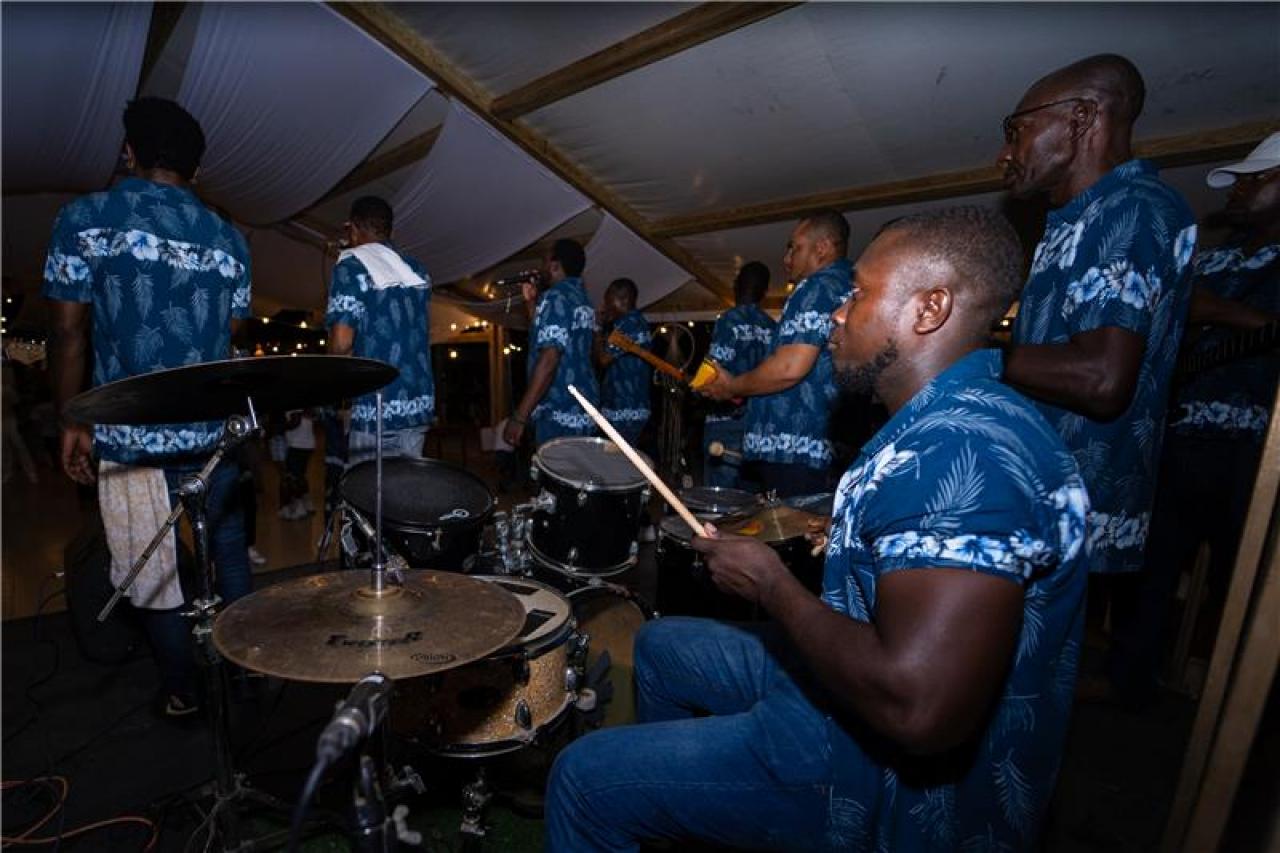 Beeld: Luis Mendoza, Project: Stichting Terramar Museum - Duna mi un man (Help Me) – Haitian night